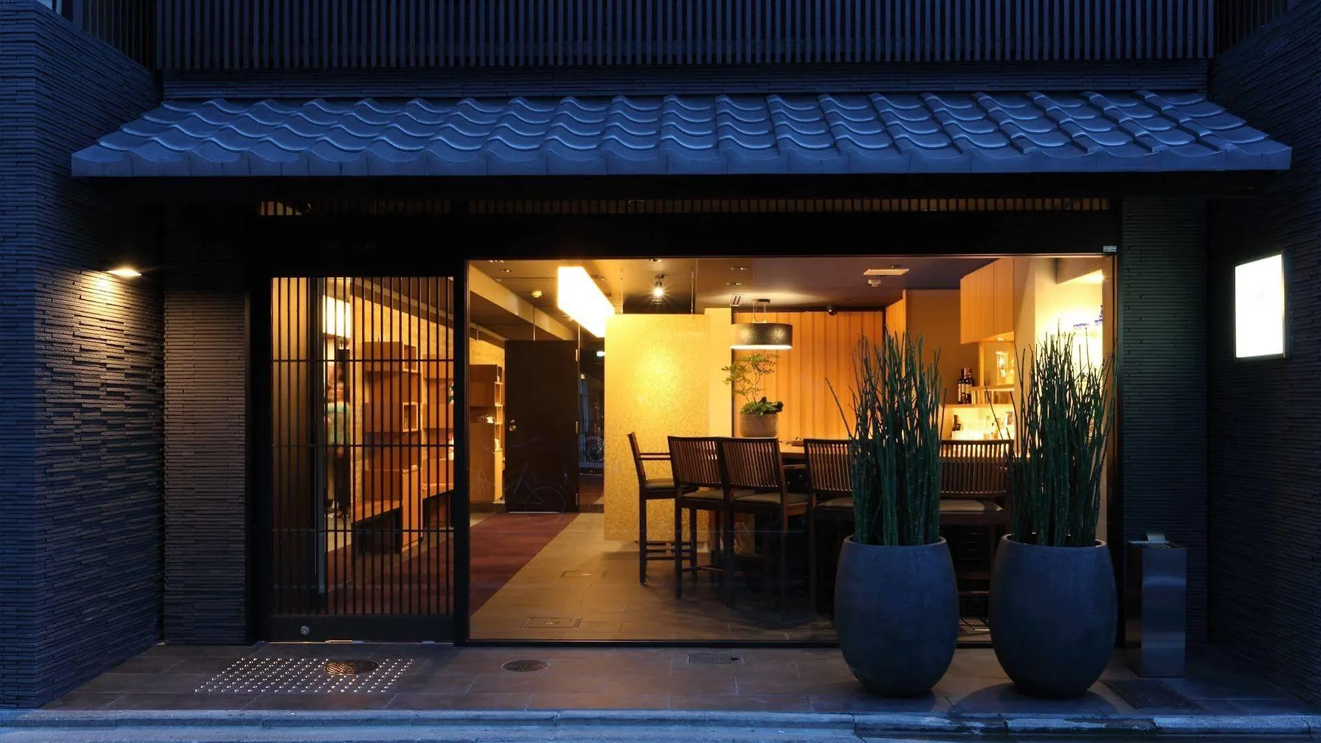 Gracevilla Nijo-Jo Castle Villa Aneyakoji Kyoto
